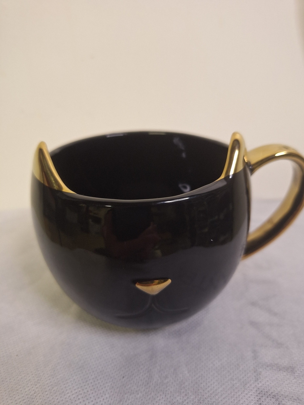 Pinky Up- Black and Gold Cat-Shaped Ceramic Mug - Picture 2 of 7